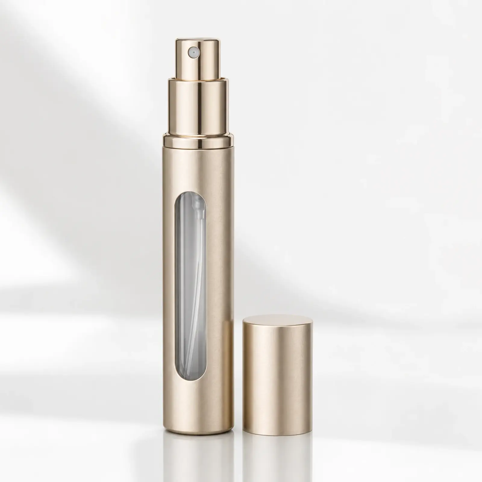 Refillable Travel Mini Perfume glass perfume bottle with sprayer and cap - closure detail