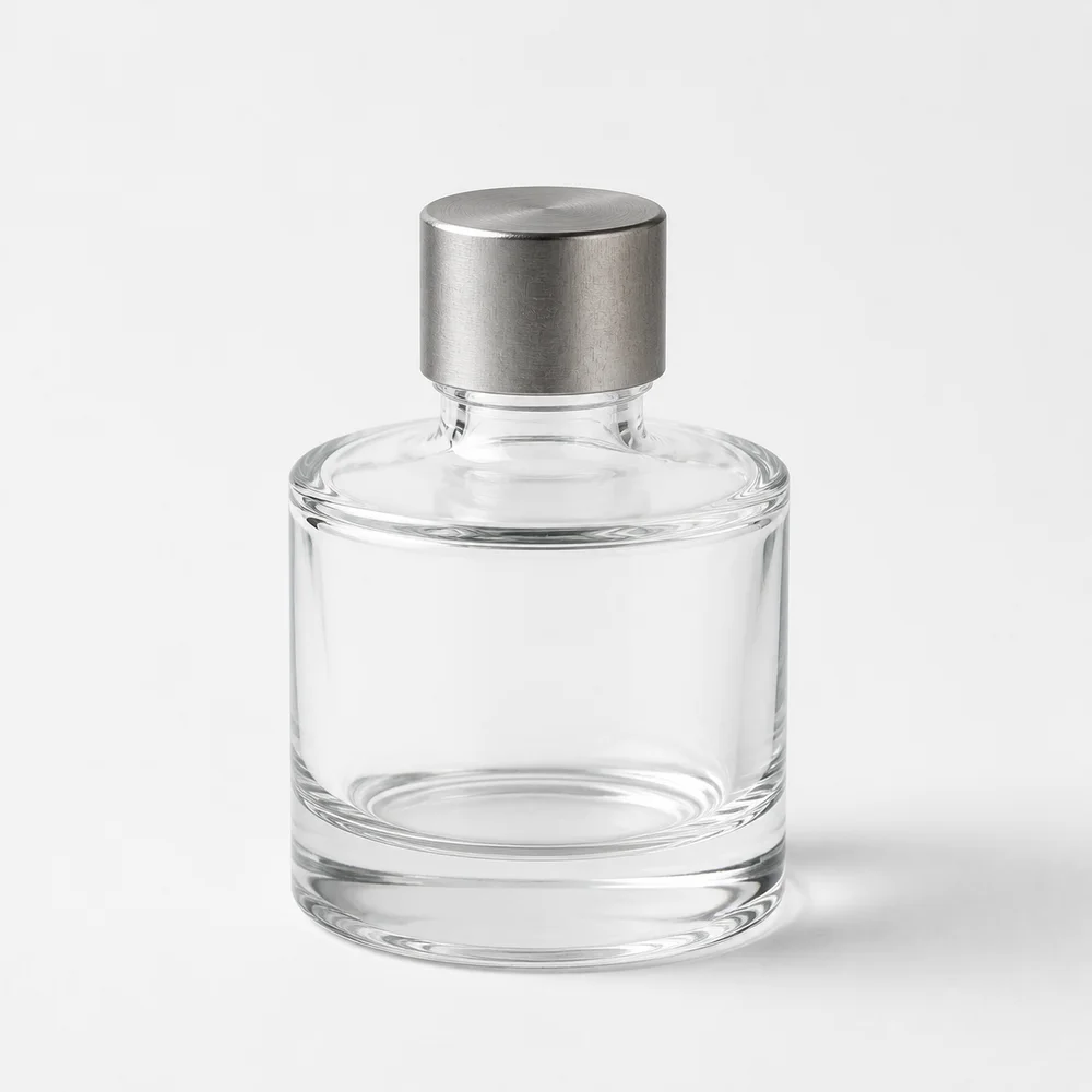 Round Reed Diffuser Bottle with cap and stopper - closure detail
