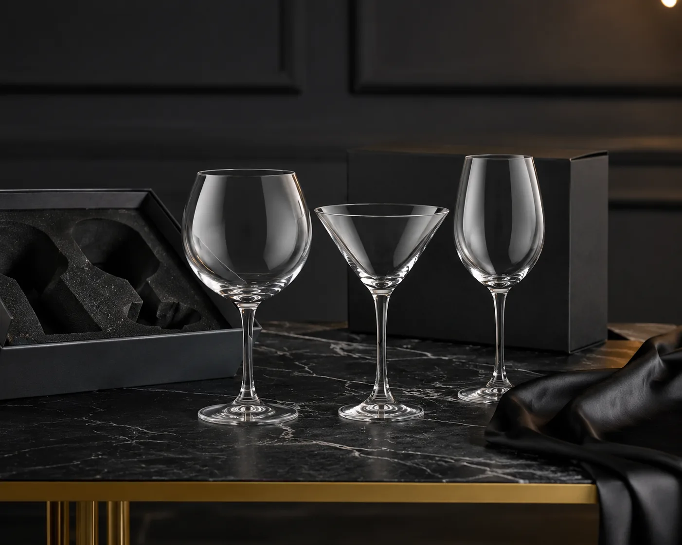 Close-up of Gin and Tonic Glass showing the rim, glass wall and base.
