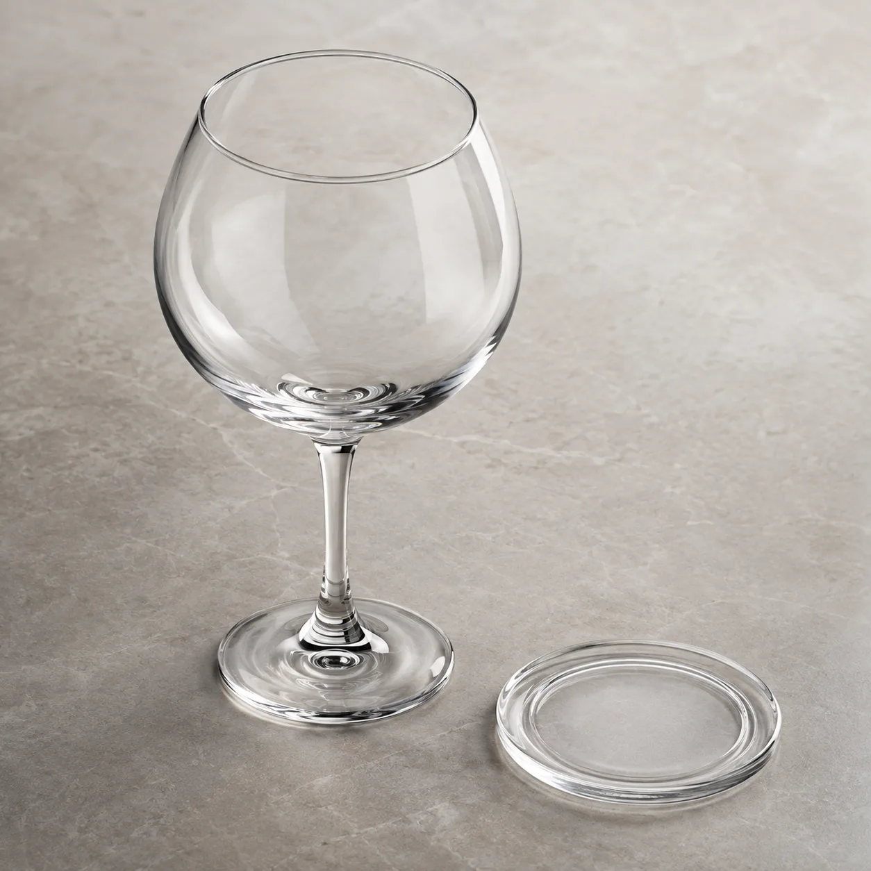 Angled side view of Gin and Tonic Glass showing the outer profile