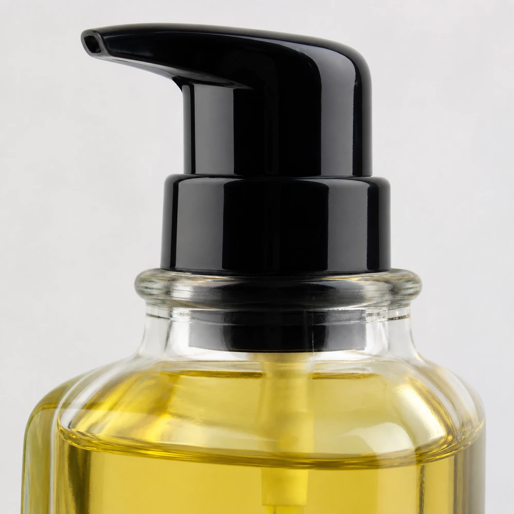 Hair Oil Bottle with closure for essential oil packaging - packing view