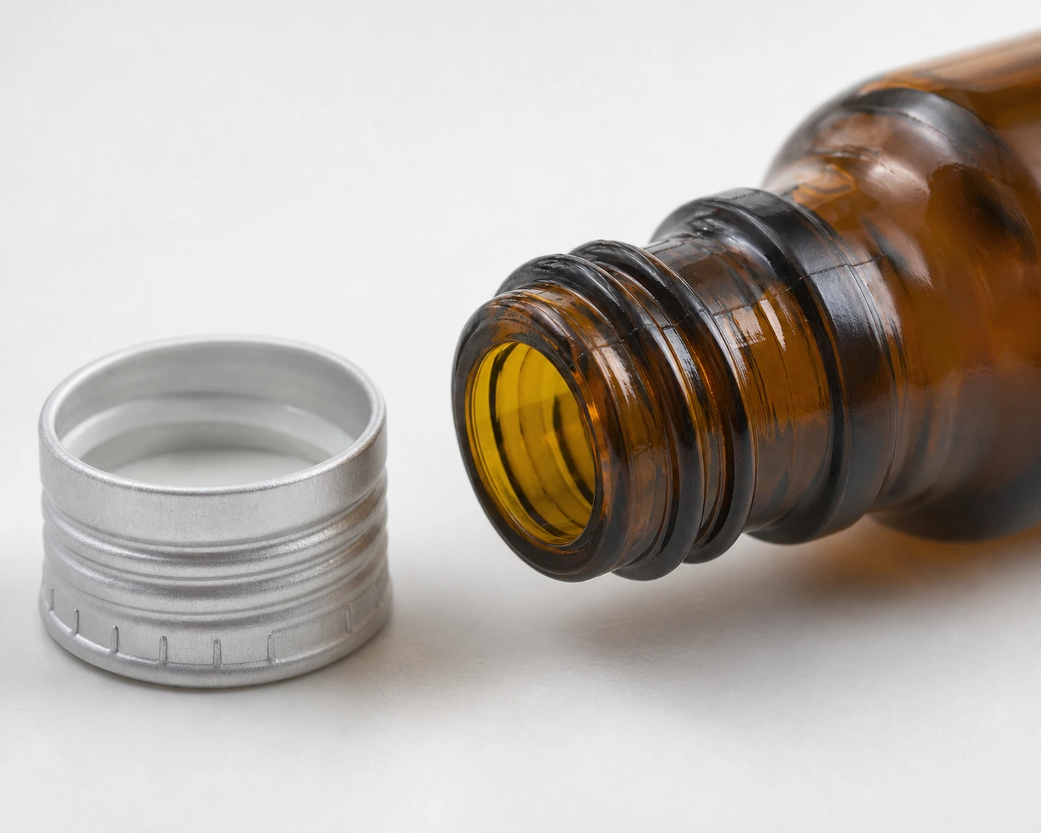 Essential Oil Aluminum Cap Bottle craft and finish detail for essential oil aluminum cap bottle, amber bottle with aluminum cap, 10ml oil bottle with metal cap