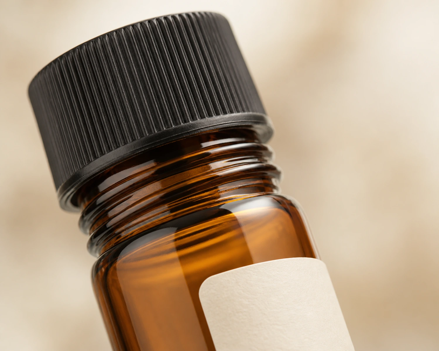 Essential Oil Sample Vial craft and finish detail for essential oil sample vial, 1ml sample vial, 2ml glass vial for essential oil