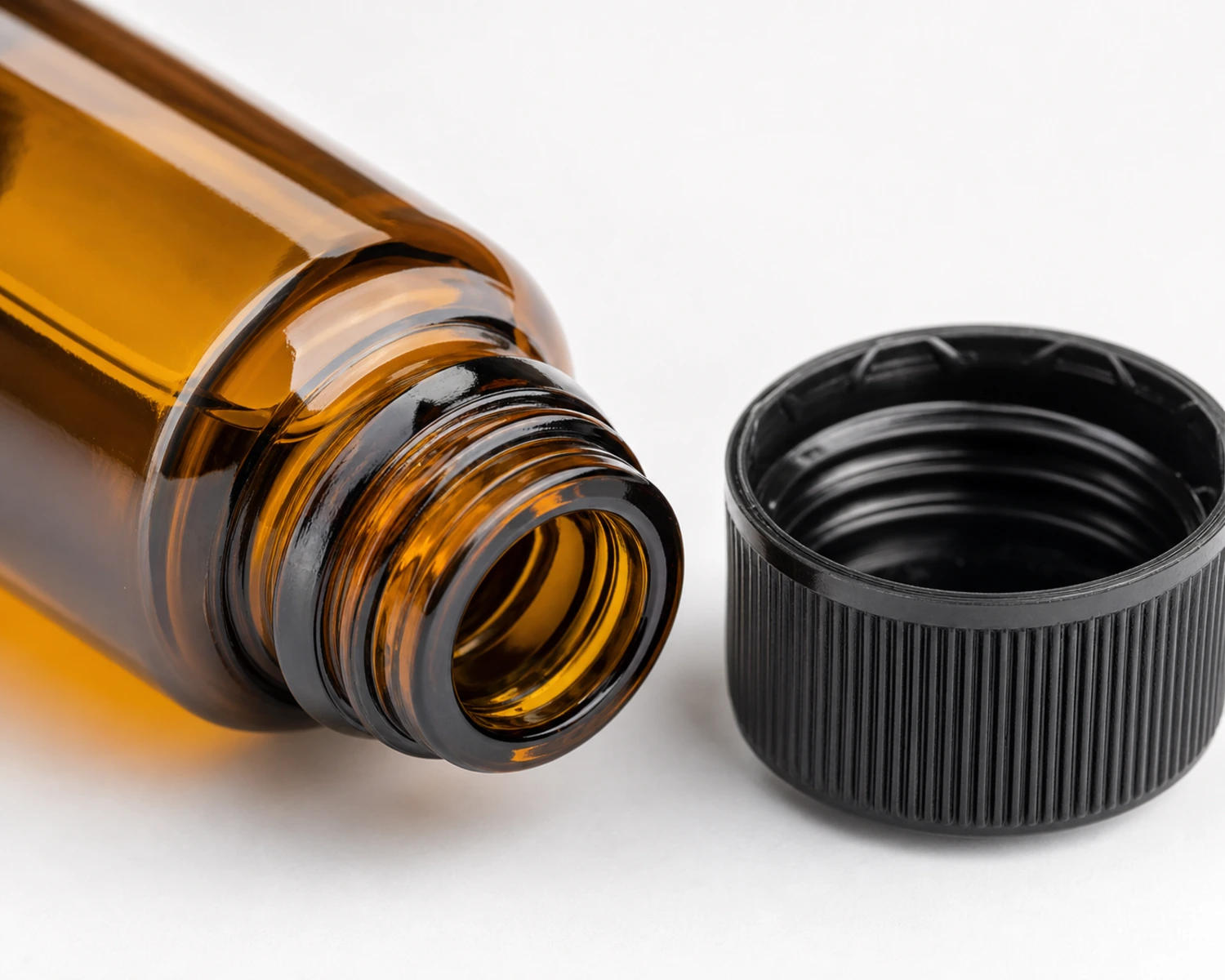 Essential Oil Screw Cap Bottle craft and finish detail for essential oil screw cap bottle, amber screw cap bottle 30ml, glass bottle with screw cap