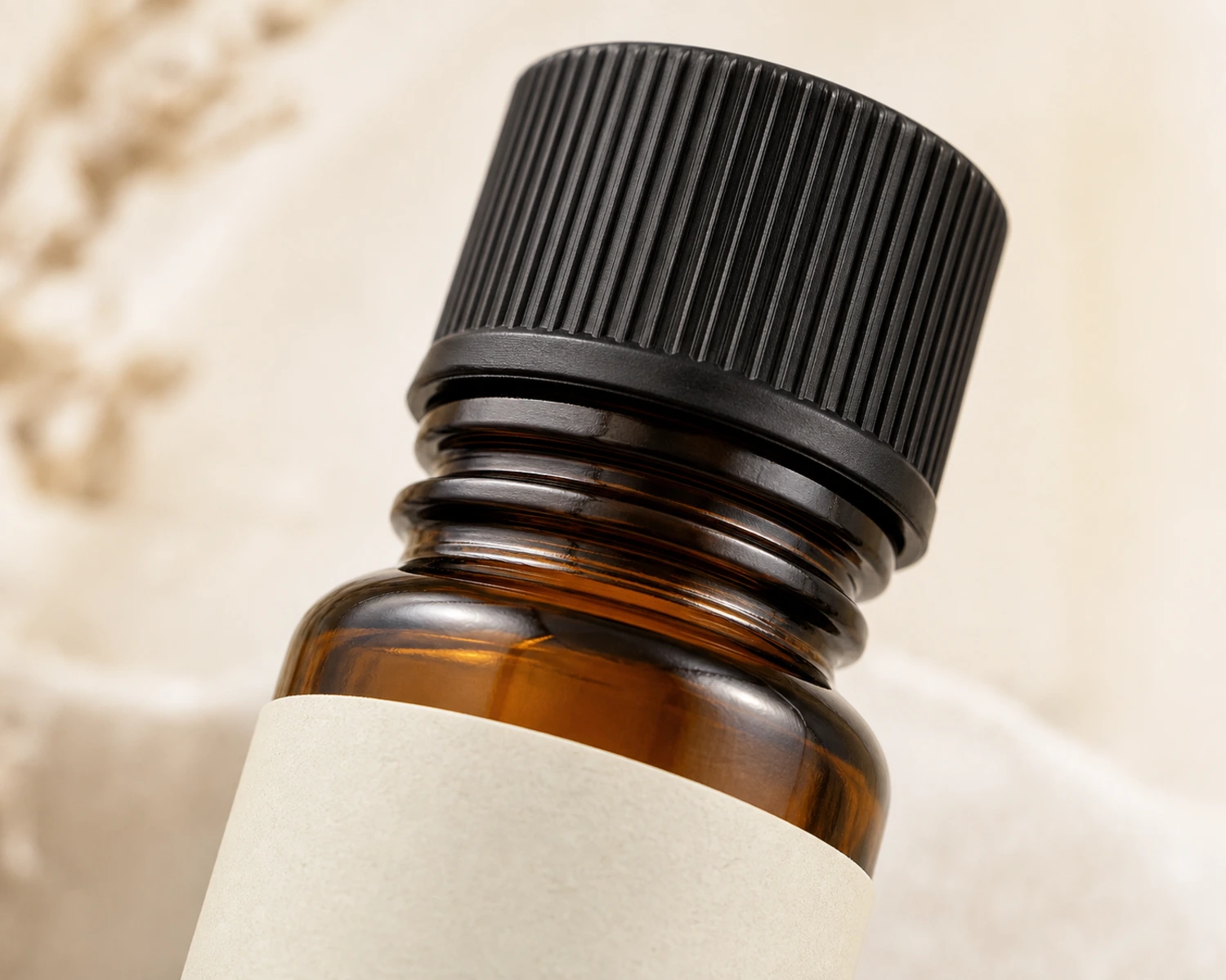 Essential Oil Travel Bottle craft and finish detail for essential oil travel bottle, 10ml travel oil bottle, portable aromatherapy bottle