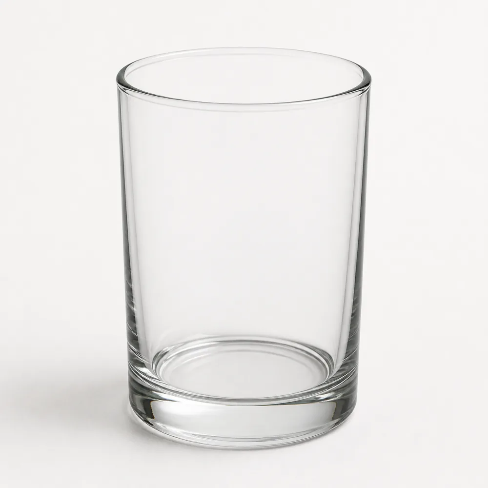 Straight Glass Cup with smooth rim and stable base - closure detail