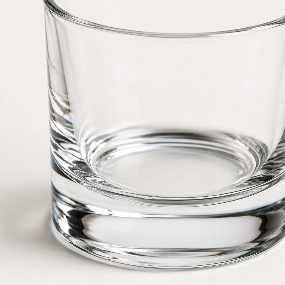 Whiskey Glass Tumbler with smooth rim and stable base - packing view