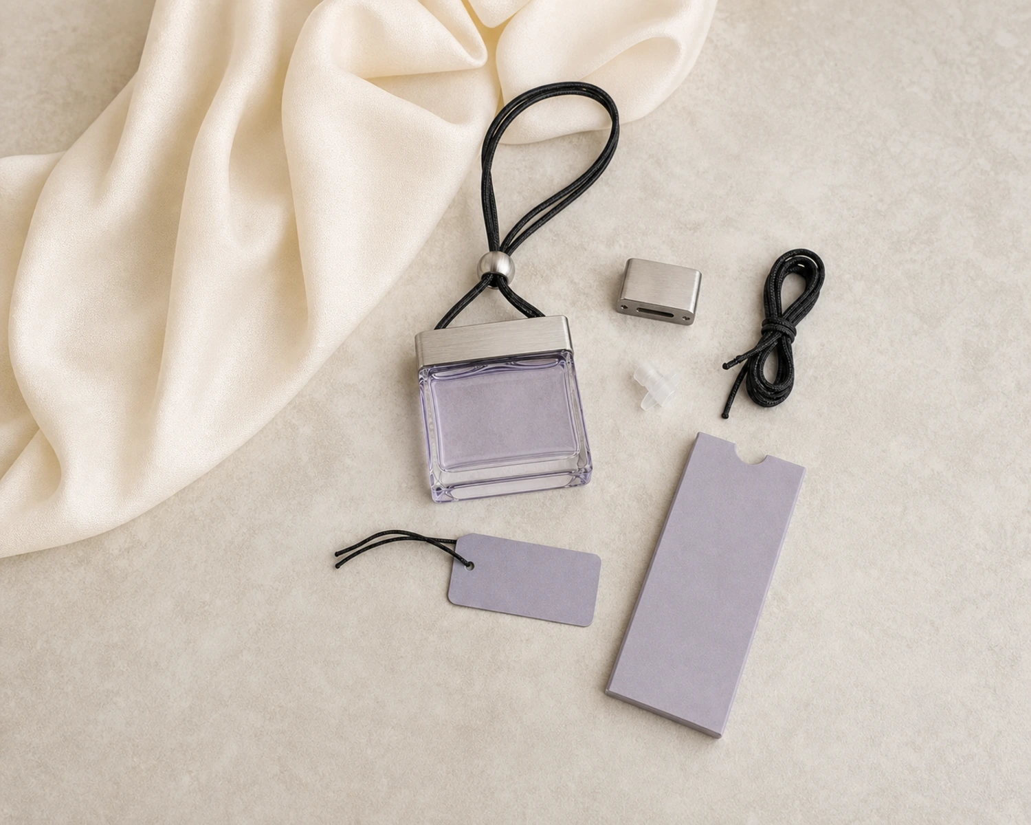 accessory detail image of Flat Hanging Diffuser Bottle showing closure, label and packaging components
