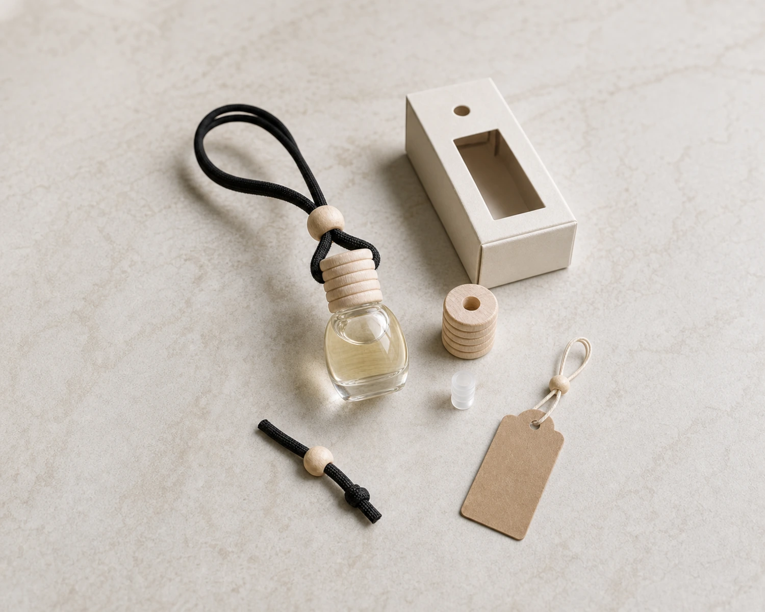 accessory detail image of Mini Hanging Diffuser Bottle showing closure, label and packaging components