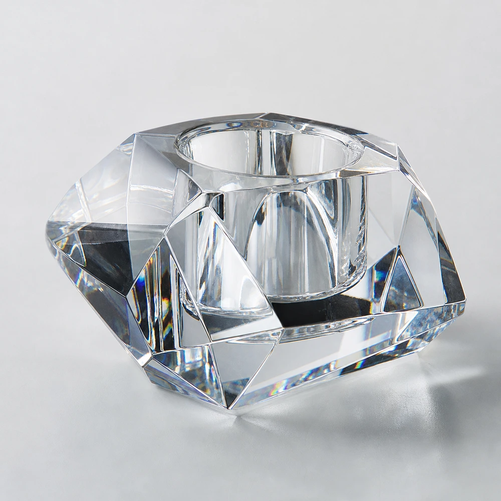 Faceted Candle Holder for candle and home fragrance packaging - closure detail