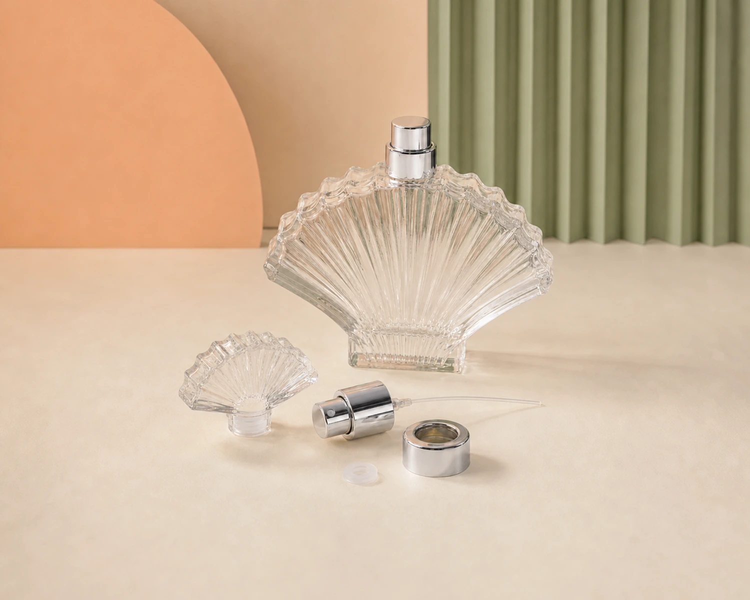 Fan Shape Perfume Bottle sprayer cap and accessory detail for custom glass fragrance packaging