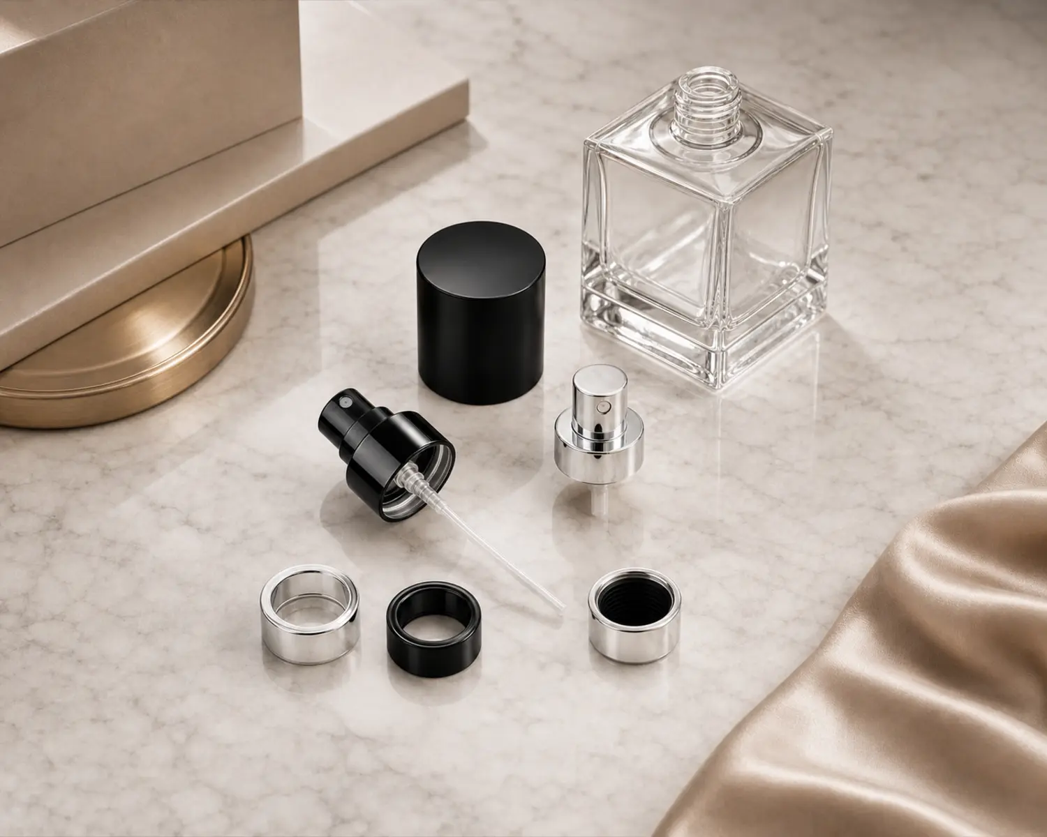 accessories detail image of Square Heavy-Base Glass Perfume Bottle showing sprayer, cap and perfume packaging components